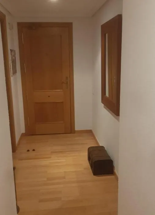 Roni Rooms-1